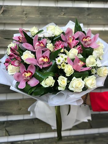 Букет цветов из: Розы и Хризантемы в Новошешминск