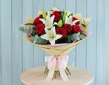 Букет цветов из:  Лилии и Розы в Новошешминск