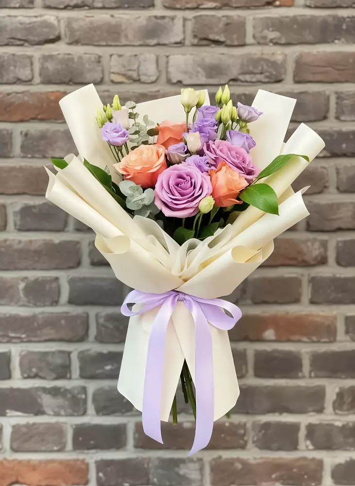 Букет цветов из: Лизиантусы и Розы в Новошешминск