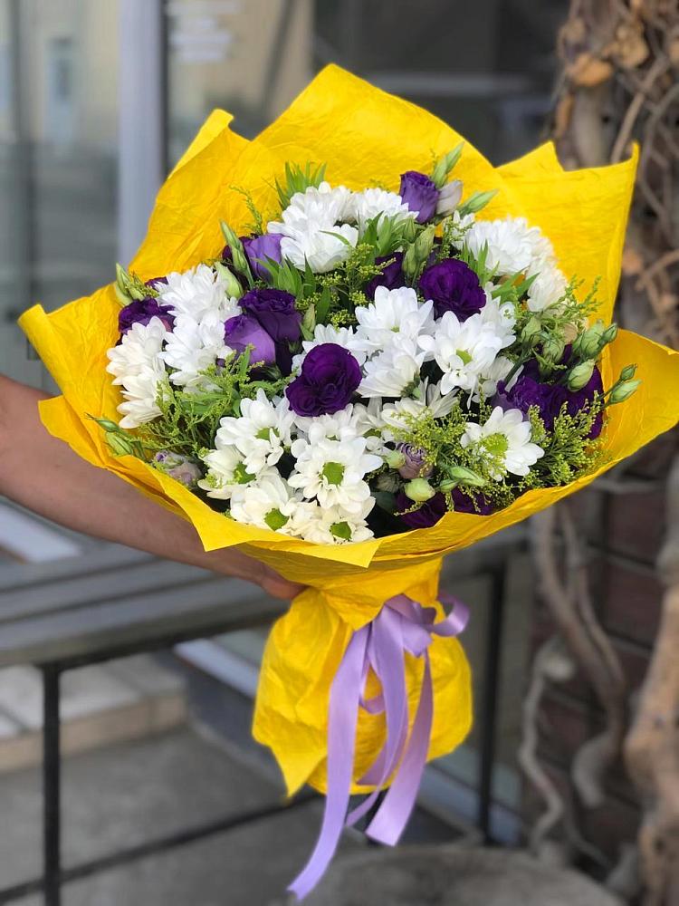 Букет цветов из: Ирисы, Хризантемы и Ромашки в Новошешминск