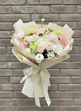 Букет цветов из:  Гвоздики, Розы, Лизиантусы и Хризантемы #REPLACE_PRED# Новошешминск