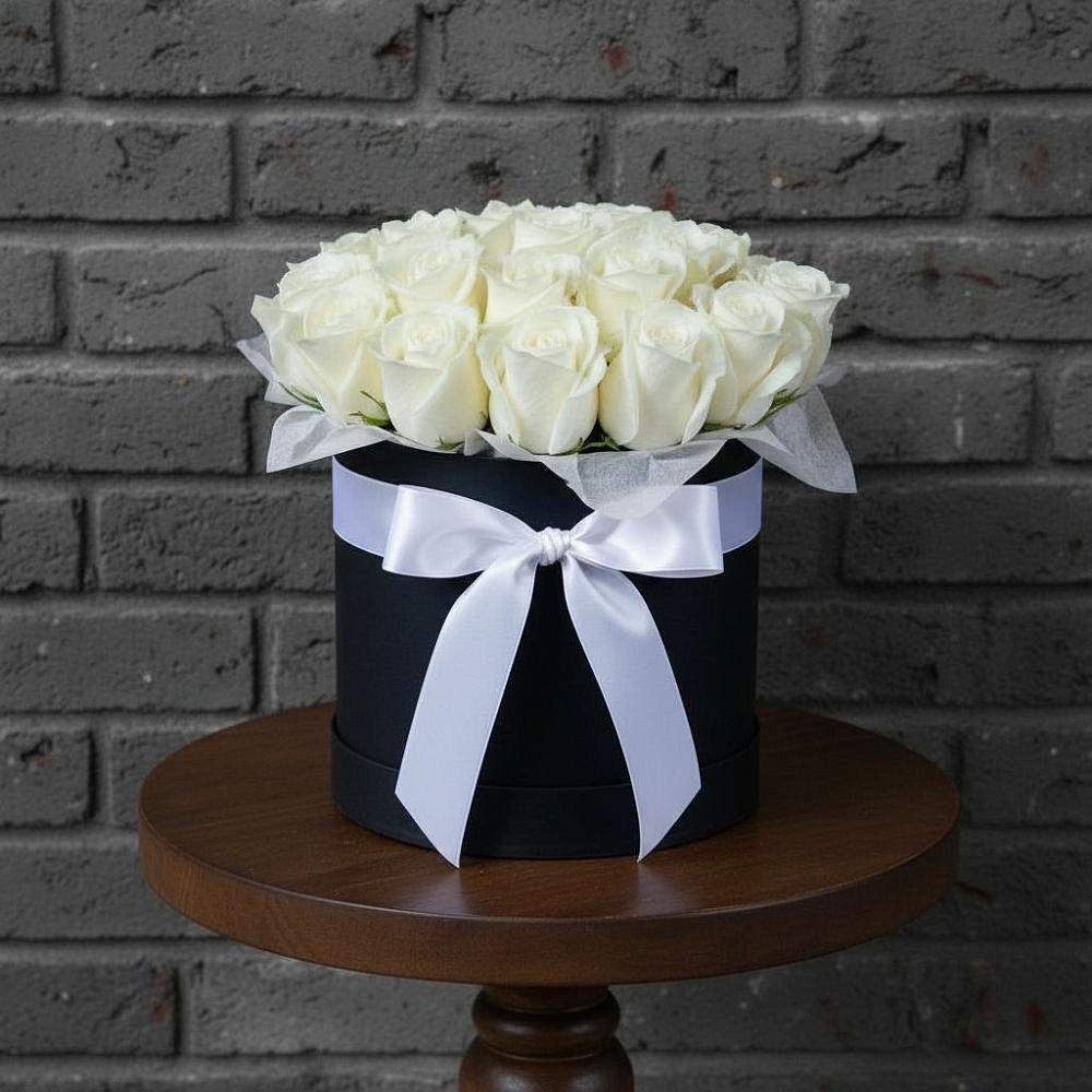 Цветочная композиция из Розы в шляпной коробке в Новошешминск