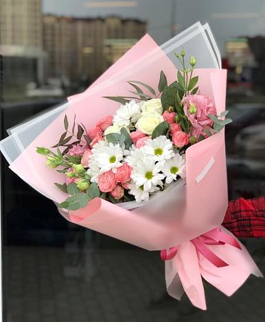 Букет цветов из: Розы, Лизиантусы и Хризантемы в Новошешминск